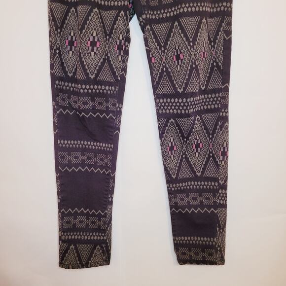 Levi's woemwns aztec geometric print grey denim leggings size 29 - Picture 6 of 14